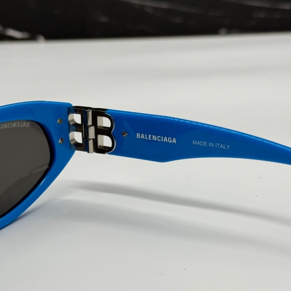 NEW BB0095S 011 BALENCIAGA BLUE GREY CAT EYE WOMEN BALENCIAGA SUNGLASSES - Picture 9 of 10